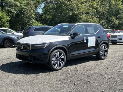 New 2025 Volvo XC40 B5 Ultra w/ Climate Package