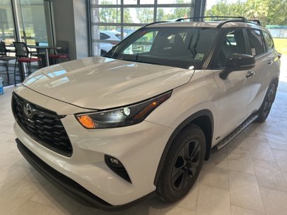 New 2025 Toyota Highlander XLE