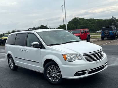 Used 2015 Chrysler Town & Country Touring-L w/ Driver Convenience Group