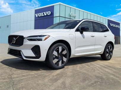 New 2024 Volvo XC60 T8 Plus w/ Climate Package