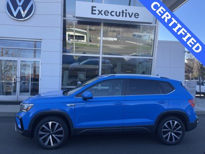 Certified 2022 Volkswagen Taos SE w/ Panoramic Sunroof Package