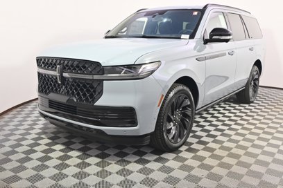 New 2025 Lincoln Navigator Reserve w/ Jet Appearance Package