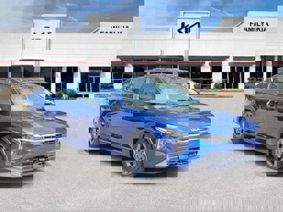 New 2025 Kia K4 LXS