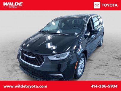 Used 2024 Chrysler Pacifica Touring-L