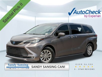 Used 2022 Toyota Sienna XLE