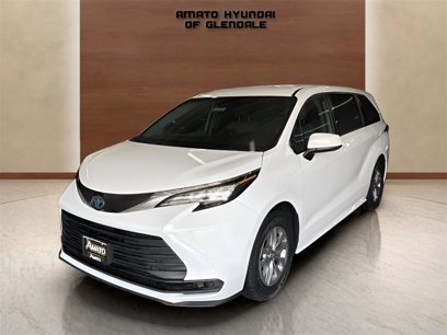 Used 2023 Toyota Sienna LE