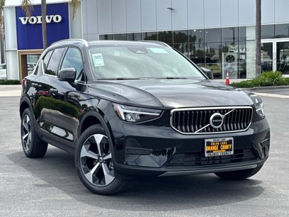 New 2025 Volvo XC40 B5 Core w/ Protection Package Premier