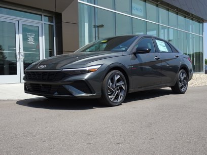 New 2025 Hyundai Elantra SEL