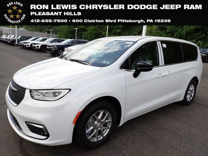 New 2025 Chrysler Pacifica Select