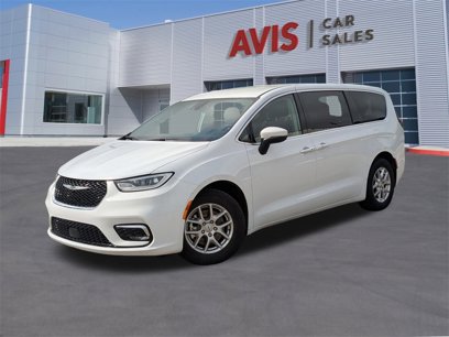 Used 2023 Chrysler Pacifica Touring-L