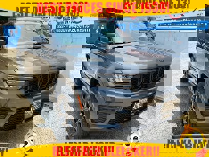 New 2025 Jeep Grand Cherokee Laredo