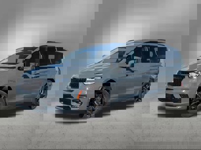 Used 2022 Chrysler Pacifica Limited w/ Uconnect Theater Family Group