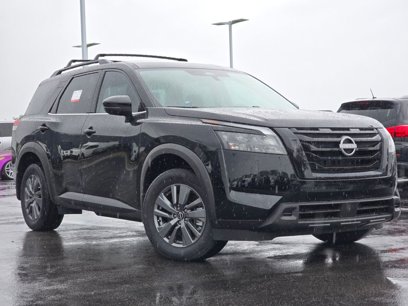 New 2025 Nissan Pathfinder SV w/ Black Appearance Package