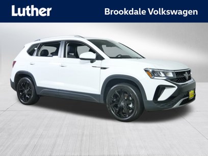 Used 2022 Volkswagen Taos SE w/ Panoramic Sunroof Package