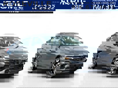 New 2025 Hyundai Elantra SEL