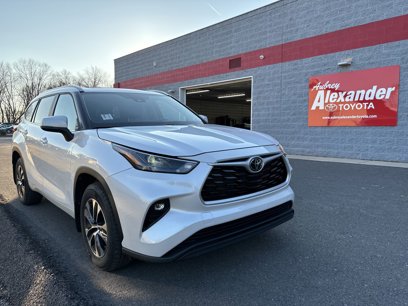 Used 2023 Toyota Highlander XLE