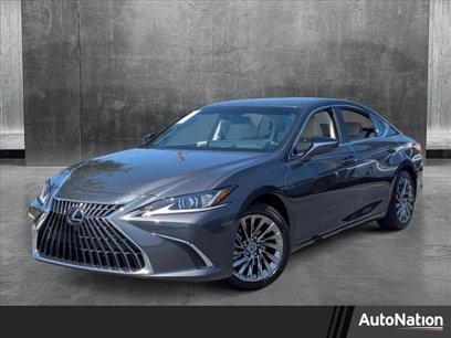 New 2025 Lexus ES 300h w/ Luxury Package