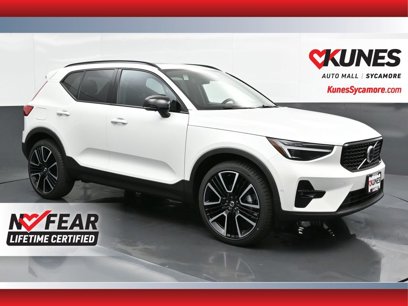 New 2025 Volvo XC40 B5 Plus w/ Climate Package