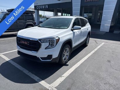 Used 2024 GMC Terrain SLE w/ Driver Convenience Package
