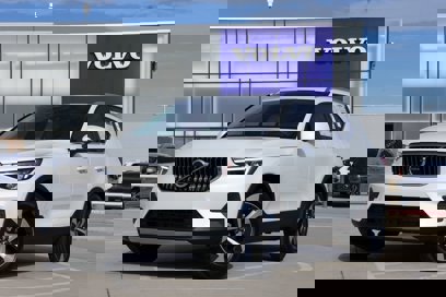 New 2025 Volvo XC40 B5 Core w/ Protection Package Premier