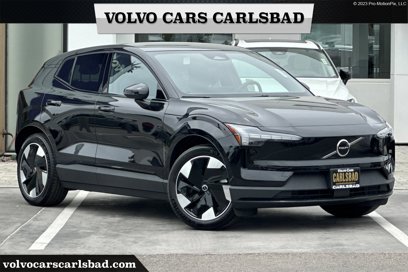 New 2025 Volvo EX30 Plus w/ Climate Package