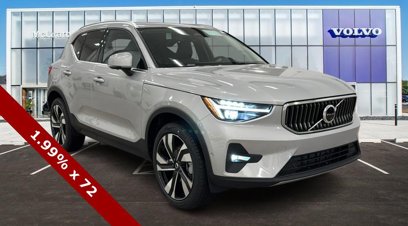 New 2025 Volvo XC40 B5 Ultra w/ Climate Package