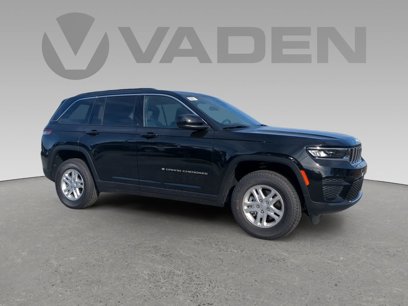 New 2025 Jeep Grand Cherokee Laredo w/ Trailer Tow Package