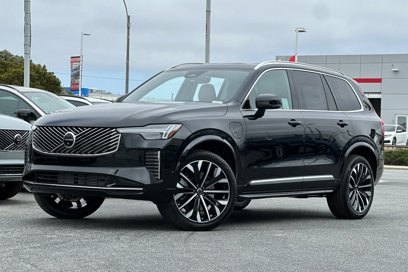 New 2025 Volvo XC90 T8 Plus w/ Protection Package Premier
