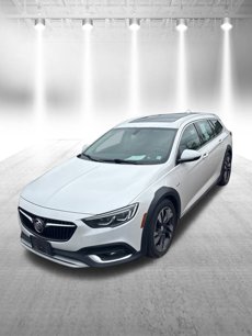 Used 2018 Buick Regal Essence w/ Driver Confidence Package #1