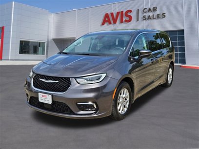 Used 2023 Chrysler Pacifica Touring-L