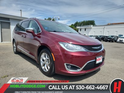 Used 2017 Chrysler Pacifica Limited w/ UConnect Theater Package