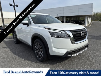 New 2025 Nissan Pathfinder SL w/ SL Premium Package