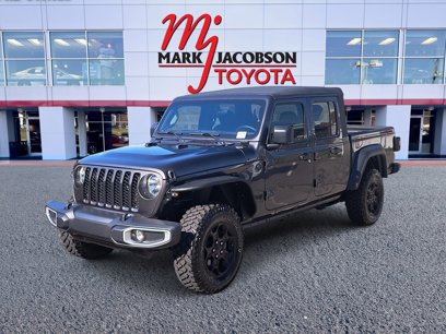Used 2023 Jeep Gladiator Sport w/ Trailer Tow Package
