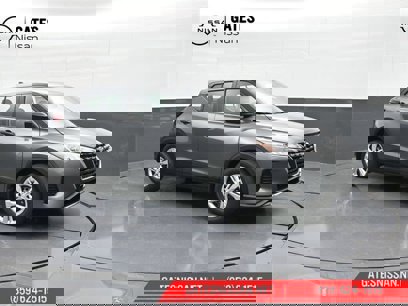 New 2025 Nissan Kicks Play S