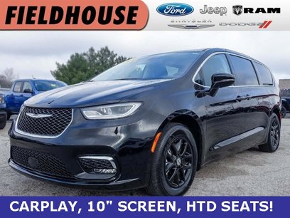 Used 2024 Chrysler Pacifica Touring-L