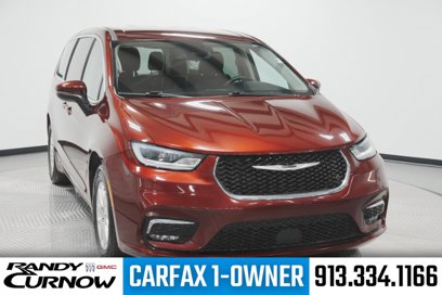 Used 2023 Chrysler Pacifica Touring-L
