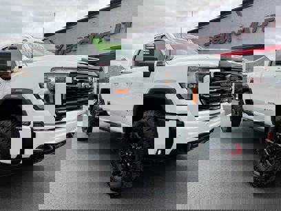 Used 2025 GMC Sierra 3500 AT4 w/ AT4 Premium Plus Package