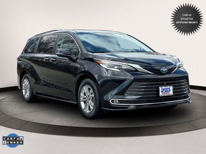 Used 2022 Toyota Sienna Platinum