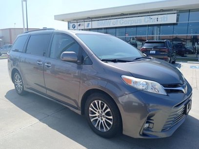 Used 2018 Toyota Sienna XLE