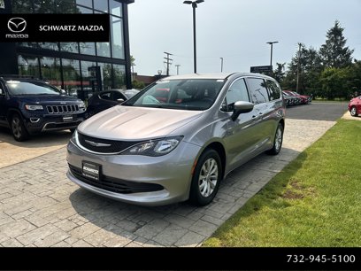 Used 2017 Chrysler Pacifica Touring w/ Tire & Wheel Group