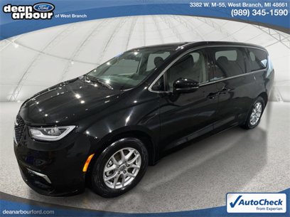 Used 2023 Chrysler Pacifica Touring-L