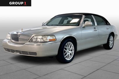 Used 2003 Lincoln Town Car Executive
