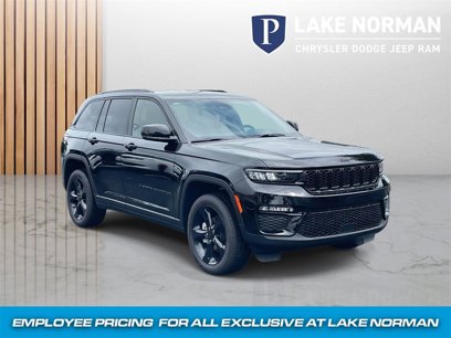 New 2025 Jeep Grand Cherokee Limited w/ Black Appearance Package