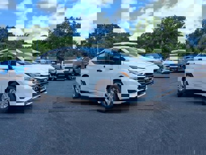 New 2025 Nissan Versa S w/ Trunk Package