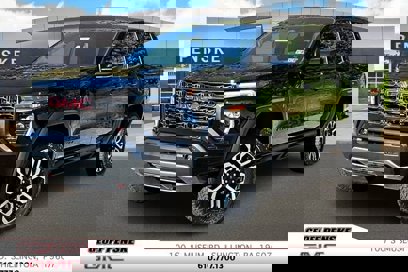 New 2025 GMC Canyon AT4 w/ Nightfall Edition