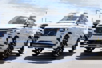 New 2025 Volvo XC90 T8 Plus w/ Protection Package Premier