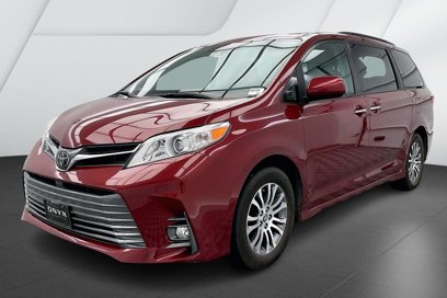 Used 2020 Toyota Sienna XLE Premium