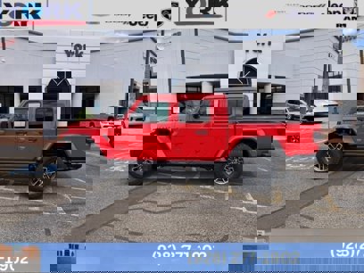 New 2025 Jeep Gladiator Mojave