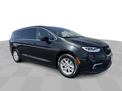 Used 2023 Chrysler Pacifica Touring-L