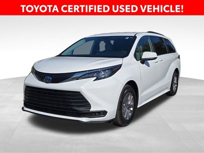 Certified 2025 Toyota Sienna LE